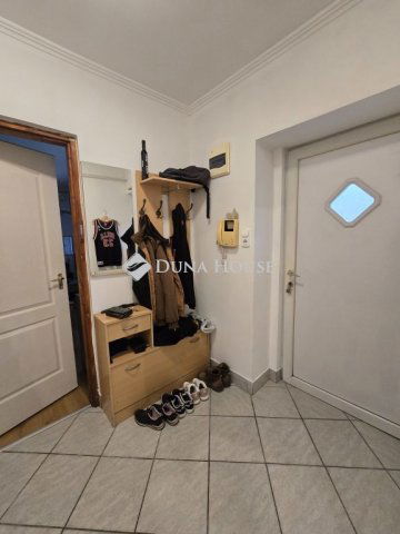 Eladó téglalakás, Vácon 42 M Ft, 2 szobás