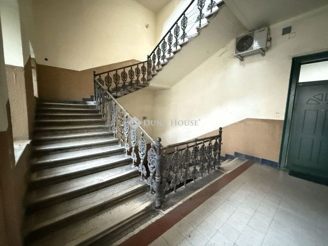 Eladó téglalakás, Budapesten, VIII. kerületben 49.9 M Ft