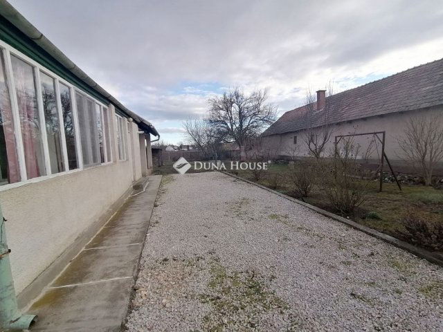 Eladó családi ház, Kislángon 24.79 M Ft, 2 szobás