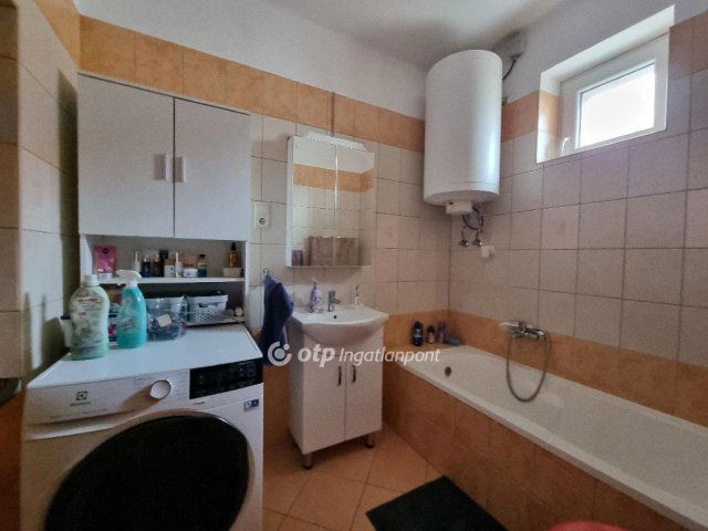 Eladó családi ház, Nemesszalókon 49.9 M Ft, 6 szobás