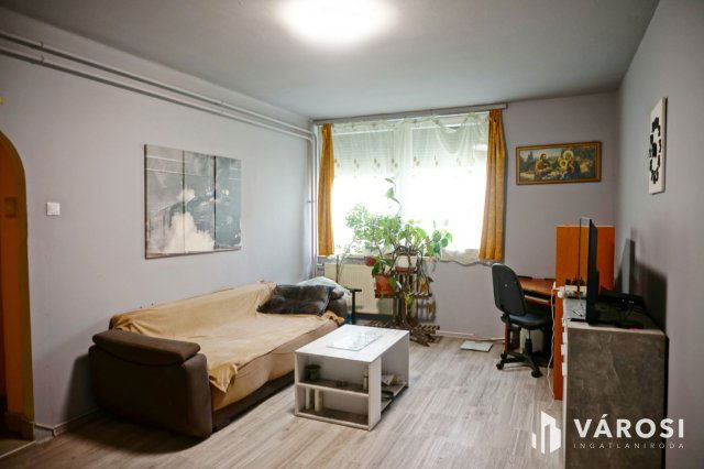 Eladó téglalakás, Táborfalván 24.99 M Ft, 2+1 szobás