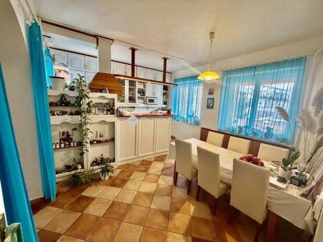 Eladó családi ház, Hajdúböszörményen 114.9 M Ft, 5 szobás