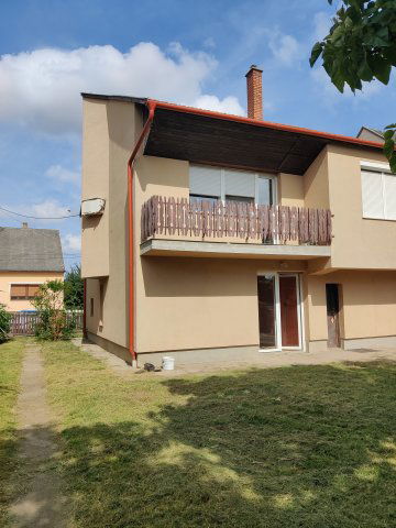 Eladó családi ház, Táton 74.99 M Ft, 3+1 szobás