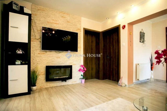 Eladó családi ház, Siófokon 157 M Ft, 7 szobás