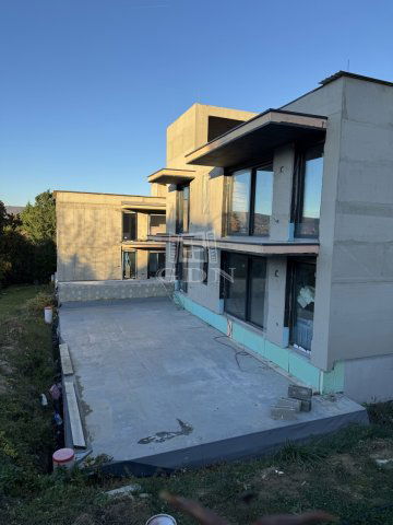 Eladó téglalakás, Budaörsön 275 M Ft, 3 szobás