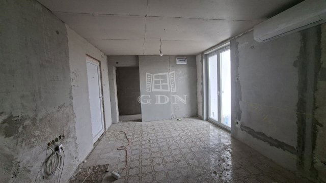 Eladó téglalakás, Balatonalmádiban 57 M Ft, 3 szobás