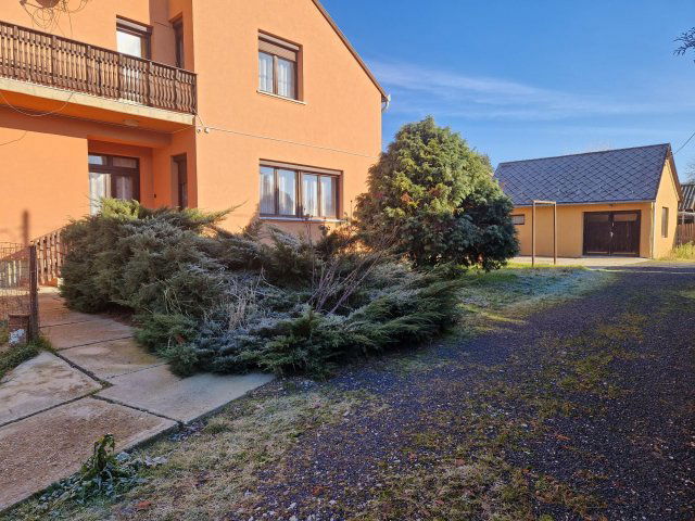 Eladó családi ház, Eszteregnyén 62.8 M Ft, 6 szobás