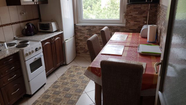 Kiadó panellakás, albérlet, Debrecenben, Ötvenhatosok terén