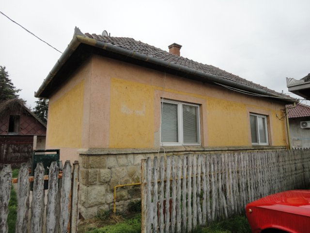 Eladó családi ház, Tiszalökön, Honvéd utcában 15 M Ft