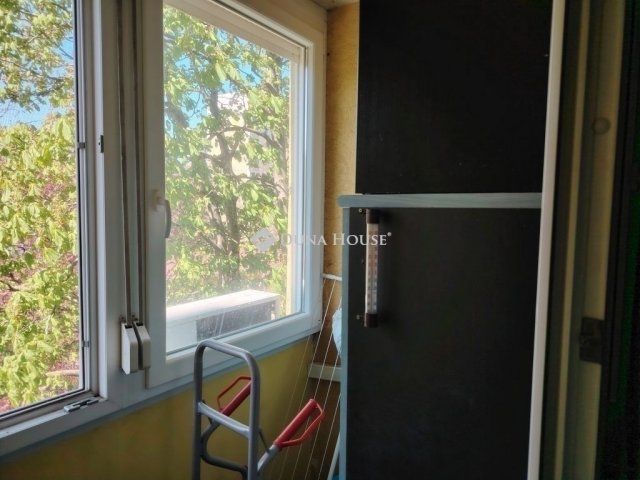 Eladó panellakás, Szegeden 58 M Ft, 4 szobás