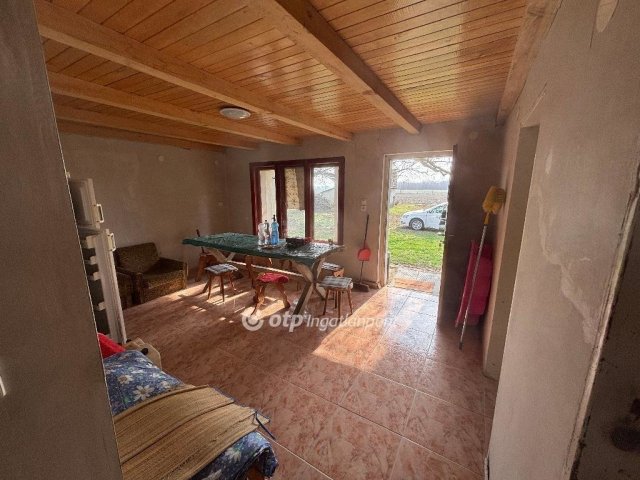 Eladó családi ház, Mohácson 30 M Ft, 2 szobás