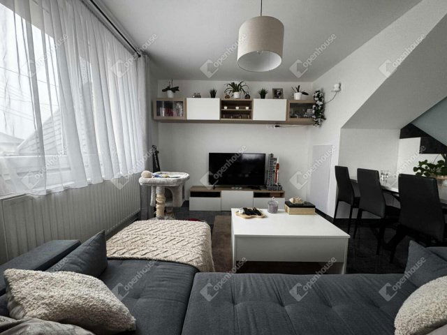 Eladó családi ház, Várpalotán 92 M Ft, 4 szobás