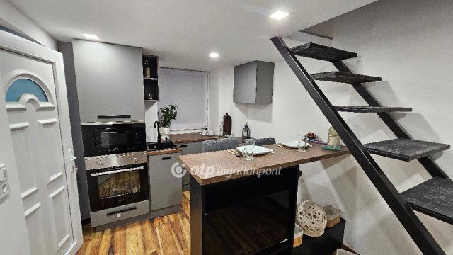 Eladó téglalakás, Budapesten, VII. kerületben 35.8 M Ft