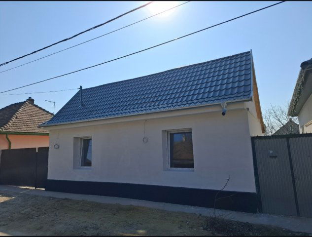 Eladó családi ház, Szolnokon 36.8 M Ft, 2 szobás