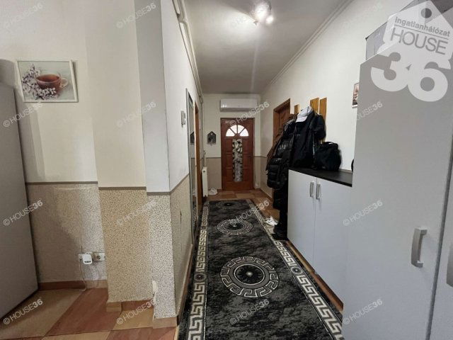 Eladó családi ház, Kecskeméten 56.9 M Ft, 5 szobás