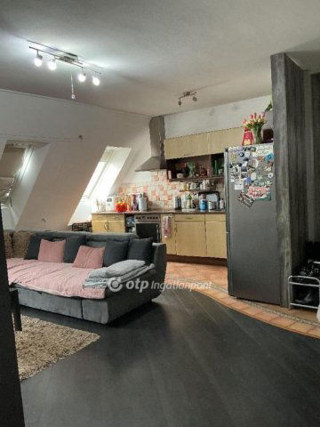 Eladó téglalakás, Nyíregyházán 60.5 M Ft, 3 szobás