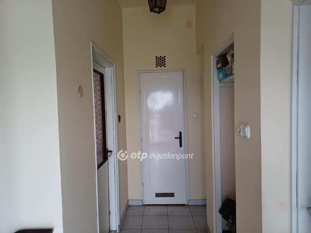 Eladó családi ház, Szigethalmon 93 M Ft, 3+3 szobás