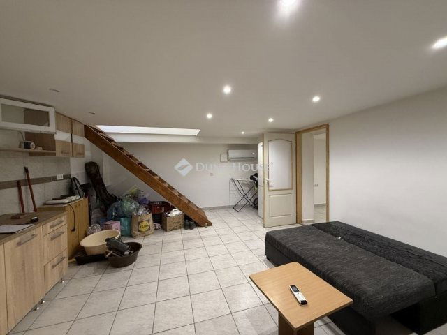 Eladó téglalakás, Budapesten, XX. kerületben 85 M Ft, 5 szobás