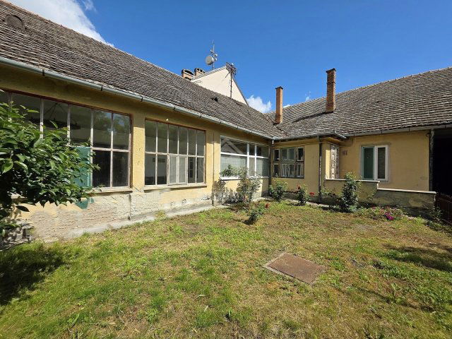 Eladó családi ház, Kiskunmajsán 59.99 M Ft, 5 szobás