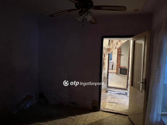 Eladó családi ház, Siklóson 11.6 M Ft, 2+1 szobás