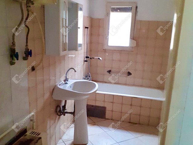 Eladó családi ház, Káván 23.9 M Ft, 1 szobás