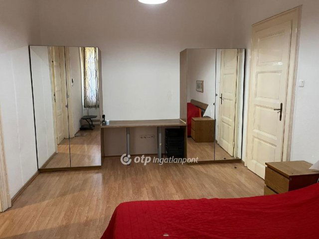 Kiadó téglalakás, albérlet, Budapesten, V. kerületben, 3 szobás