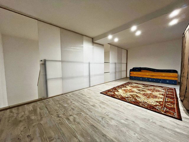 Eladó téglalakás, Budapesten, VI. kerületben 85.5 M Ft, 1 szobás