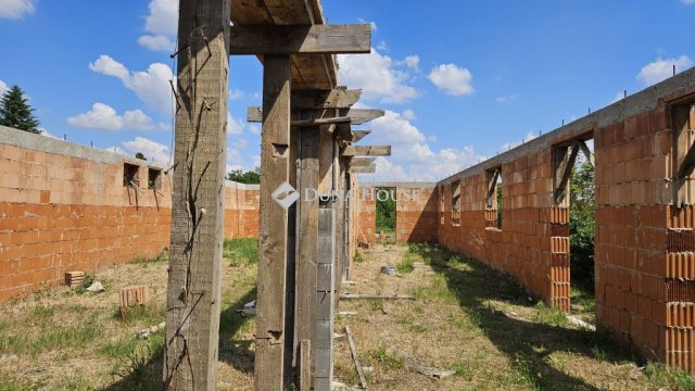 Eladó családi ház, Nyíregyházán 31.2 M Ft, 4 szobás