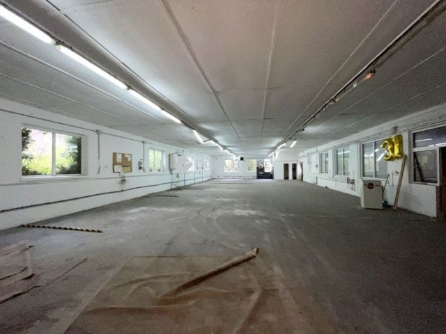 Eladó ipari ingatlan, Kocséren 80 M Ft / költözzbe.hu