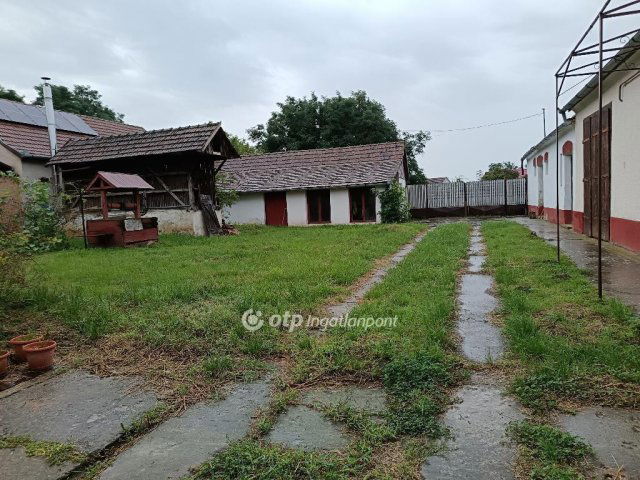 Eladó családi ház, Létavértesen 16.5 M Ft, 4 szobás