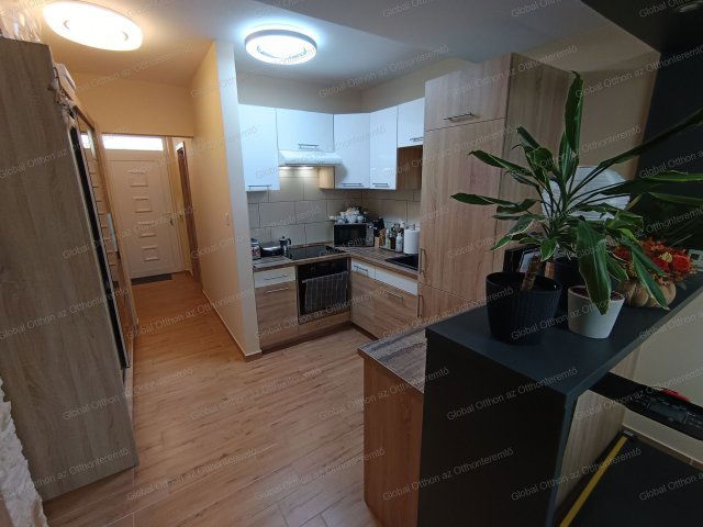 Eladó téglalakás, Mosonmagyaróváron 58.9 M Ft