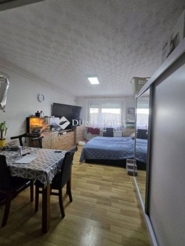 Eladó panellakás, Pétfürdőn 34.9 M Ft, 2 szobás