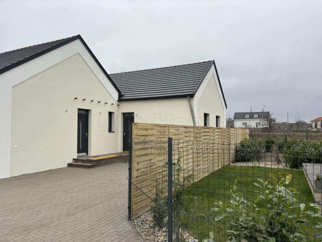 Eladó családi ház, Ságváron 69.9 M Ft, 3 szobás