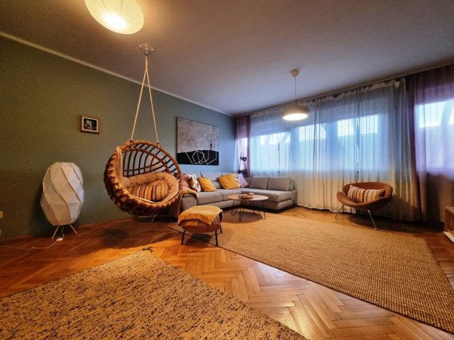 Kiadó téglalakás, albérlet, Pécsett, Jókai utcában, 3 szobás