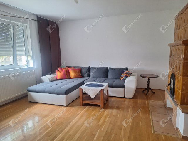 Eladó családi ház, Fertőszéplakon 84.99 M Ft, 6 szobás