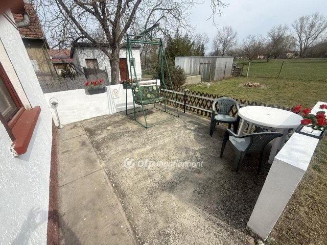 Eladó nyaraló, Tiszakécskén 24.9 M Ft, 1 szobás