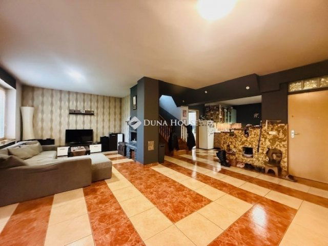 Eladó családi ház, Vecsésen 94.9 M Ft, 4 szobás