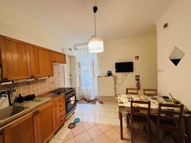 Eladó téglalakás, Budapesten, VII. kerületben 50 M Ft, 2 szobás