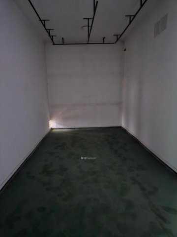 Eladó panellakás, Veszprémben 175 M Ft, 14 szobás