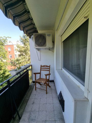 Eladó téglalakás, Pápán, Esterházy úton 31.999 M Ft