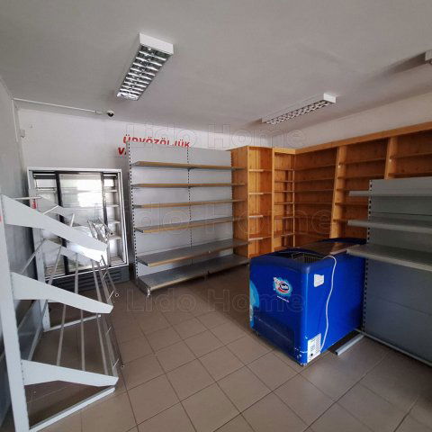 Eladó családi ház, Ságváron 39.9 M Ft, 5 szobás