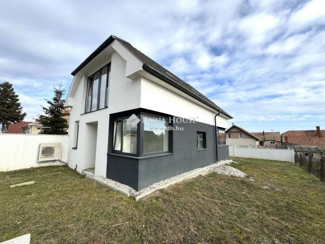 Eladó családi ház, Győrött 125 M Ft, 4 szobás