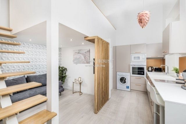 Eladó téglalakás, Budapesten, V. kerületben 199.9 M Ft, 2 szobás