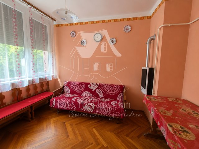 Kiadó téglalakás, albérlet, Szolnokon 130 E Ft / hó, 1+2 szobás