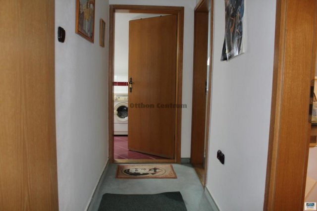 Eladó üzlethelyiség, Budapesten, XX. kerületben 250 M Ft