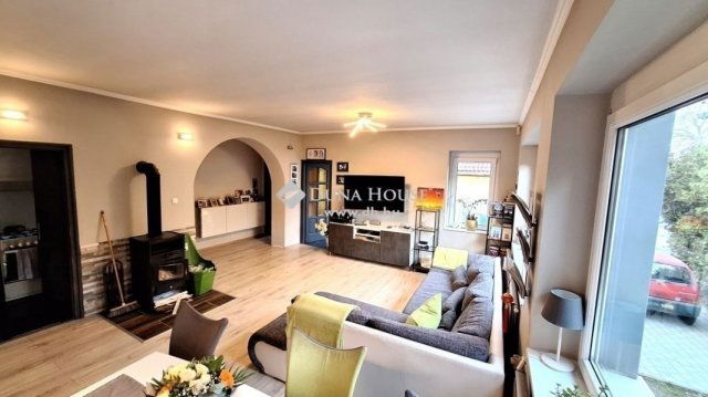 Eladó családi ház, Bugyin 89.9 M Ft, 3 szobás