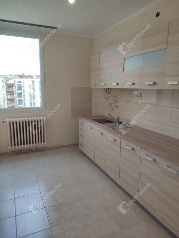 Eladó téglalakás, Tatabányán 40.5 M Ft, 2 szobás