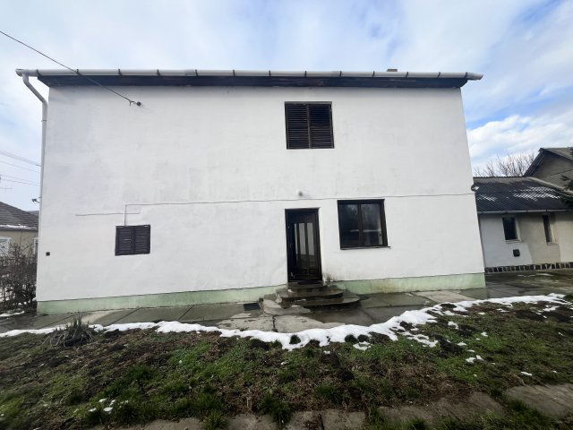 Eladó családi ház, Sarkadon 26.5 M Ft, 4 szobás