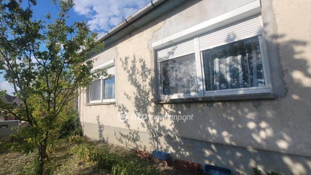 Eladó családi ház, Jászkisérén 19.9 M Ft, 2 szobás