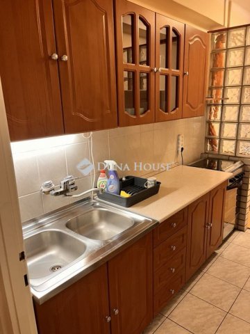Kiadó téglalakás, albérlet, Pécsett 180 E Ft / hó, 2 szobás